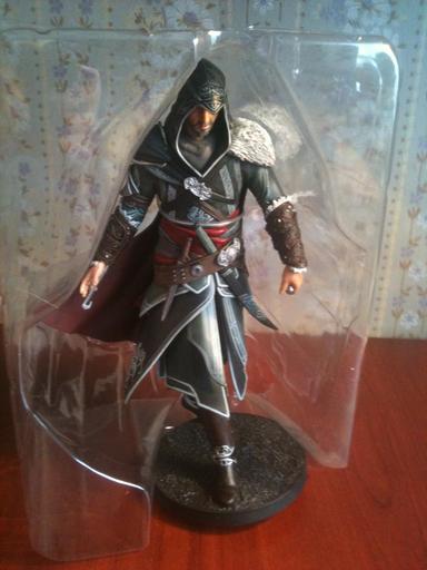 Assassin's Creed: Откровения  - Обзор фигурки Эцио из Assassins Creed Revelations